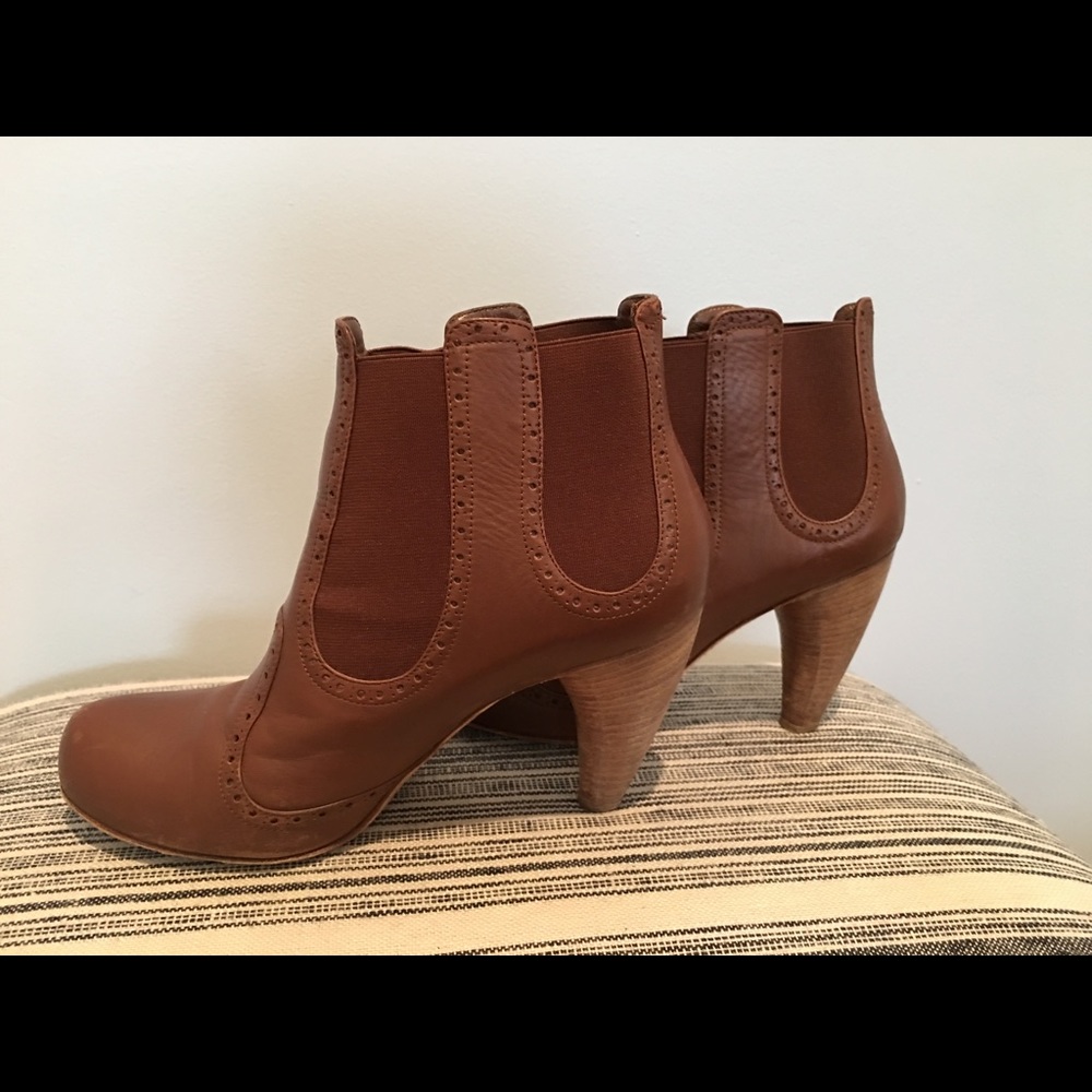 Alexander McQueen leather booties 7.5